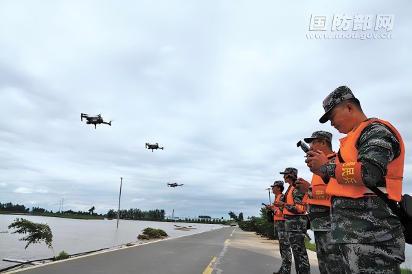 国防动员系统积极支援地方抗洪抢险救灾